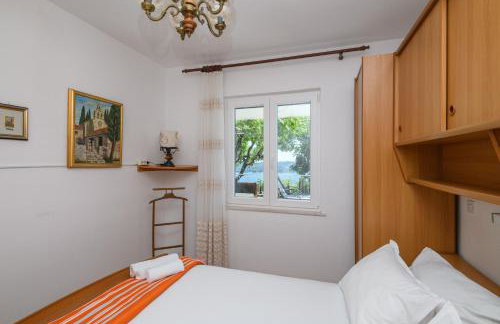 Apartment MARIO - veliki stan za odmor - terasa- vrt - bazen - pogled more, izoliran - Photo 18