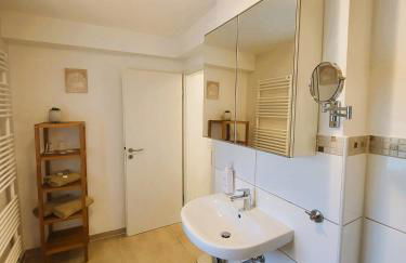 CJS Apartments - Chill or Drive am Nürburgring, new Box Spring Beds, new furniture, WLan, Spacious Rooms, Quiet Location - Foto 24