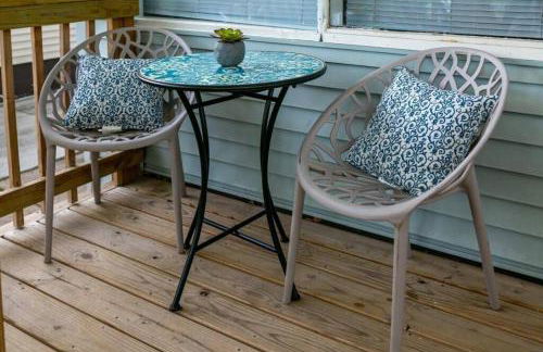 Benson. Cozy pet friendly living. No pet fees. - Photo 33