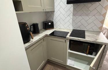 1 double bed studio with private access and parking - Photo 16