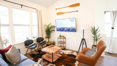 The Champion's Suite Newly Built Upscale Central - Photo 3