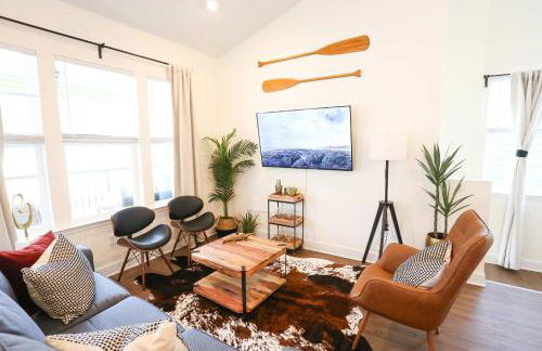 The Champion's Suite Newly Built Upscale Central - Photo 3