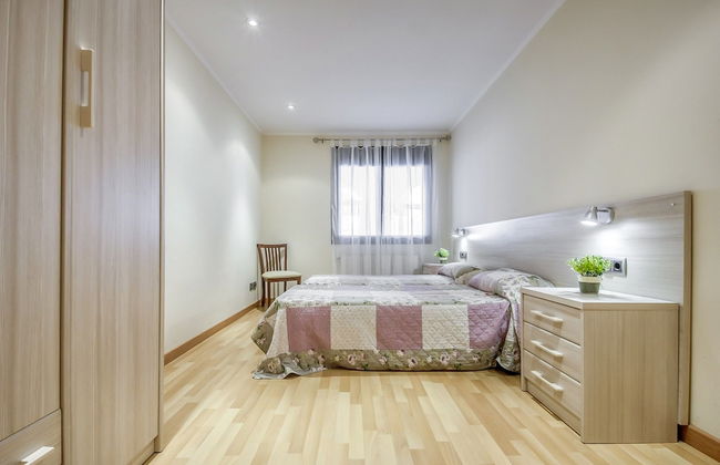 Apartment With View in Roses - Photo 4