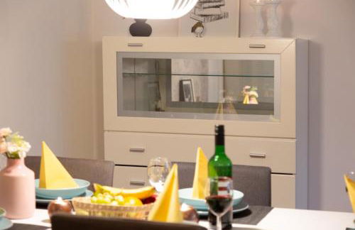 MiCasa OL - Deluxe Apartment mit Stil - Carport Stellplatz - Küche - WLAN - 3,7 KW Steckdose für E Auto - Terrasse - Photo 34