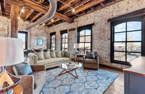Brick & Bed, Riverfront Lofts, PC 206 - Foto 1