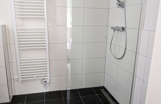 Quiet Lakeside Escape for Four - Foto 15