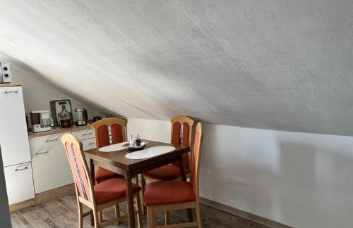 Herzlich willkommen in der Dachstube Niestetal - Foto 9