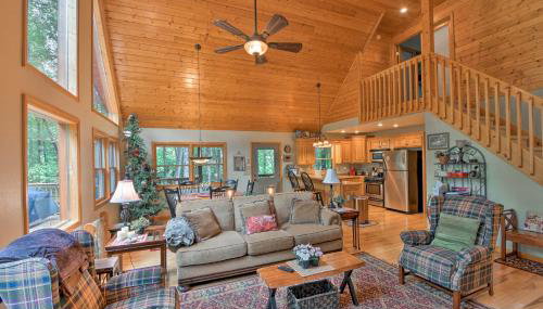 Andrews Cabin with Game Room and Covered Porch! - Foto 5