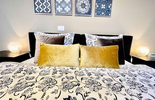 Modern 2BR Penthouse Near Diamond District by Oneluxstay - Foto 19