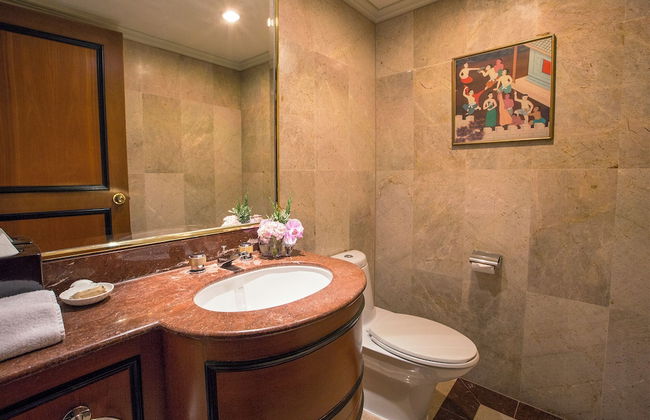 Krungthep Wing Apartment - Photo 13