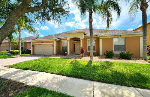 652- Spacious 5-Bedroom Villa with Pool, Spa & Scenic Lake Views - Foto 8