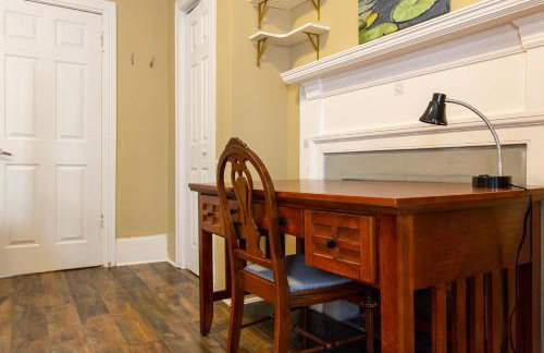 Ground-Level 2B2B Apt in Bryn Mawr w Parking - Foto 9