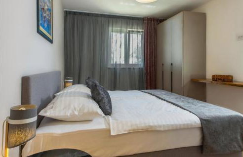 Villa with Swimming Pool, Outdoor Kitchen, Sauna, Hot Tub, Play Area, Sea View - Foto 112