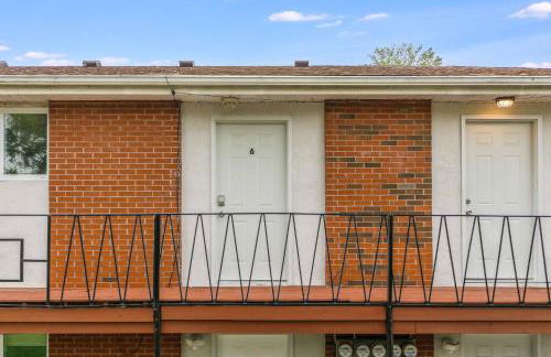 Mid century APT, KING bed + desk - Foto 36