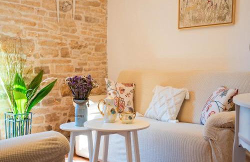 Charming Villa with Private Garden & BBQ - Foto 10