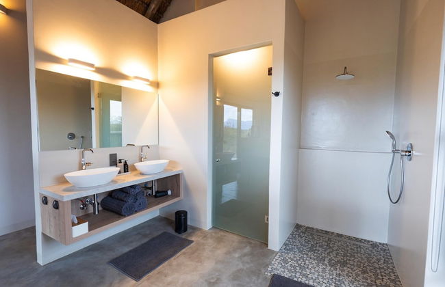 Villa Uthando Stylish Brand new Villa With Amazing Views - Photo 21