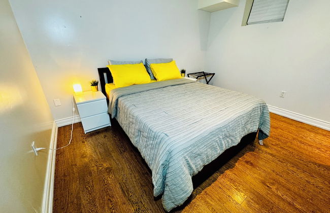 Cozy 2BR Retreat - Comfort & Convenience - Photo 5