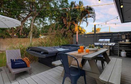 Hot Tub Firepit Deck 10mins to Beach Near Las Olas Middle Terrace Cottage by AvantStay - Foto 51