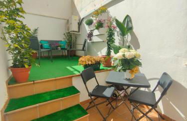 A 5 min Estación de Tren- Patio-Parking y Playa - Foto 1