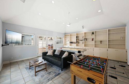 Spacious 5BR LA Villa with Pool Spa & Game Room - Foto 71