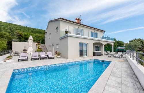 Villa Bella Vista for 8 people with sea view, heated pool & wellness - only 1,5 km from beach - Foto 1