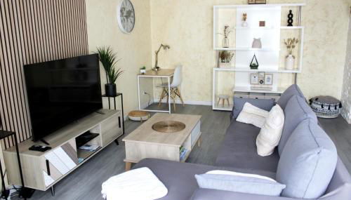 Cosy Appart - Proche Eurexpo - Balcon - Parking - Spacieux T2 - Foto 5