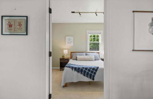 3 BR 2BA Lakefront Home - Dog Friendly - 30 Day - Foto 34