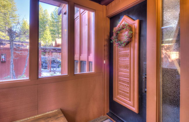 Crystal Shores Villa Lake Views & Hiking - Photo 17