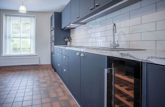 Hill House - 4 Bedroom - Llanrhidian - Photo 32