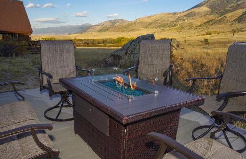 Yellowstone Lodge with Game Room and Panoramic Views - Foto 29