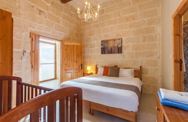 Naduri, Beautiful Gozitan Villa + Pool - Foto 17