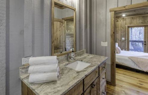 Modern Rustic Cabin with Sprawling Views and Hot Tub - Foto 41