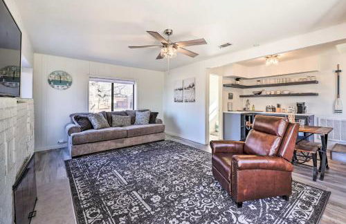 Shared Dock and Seasonal Pool Lakefront Grove Cabin - Foto 4