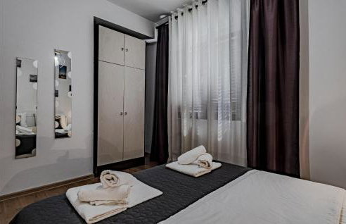 2 Bedroom Nice Apartment In Prigradica - Foto 12