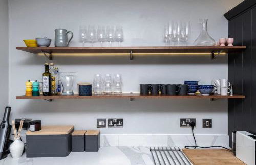 Family-Friendly Retreat between Beach & Mountains - Foto 10