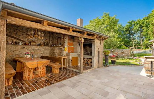 3 Bedroom Awesome Home In Jurdani - Foto 11