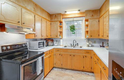 Charming Milton Home with Porch - 5 Mi to VIR! - Foto 9