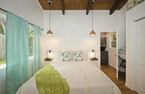 Romantic Retreat, Relax at Hot-tub, Indoor & Outdoor shower, firepit, 5 min to Hawaii Volcano park - Foto 42