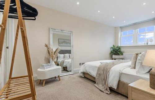 Stunning and Spacious Harrogate Apartment - Photo 2