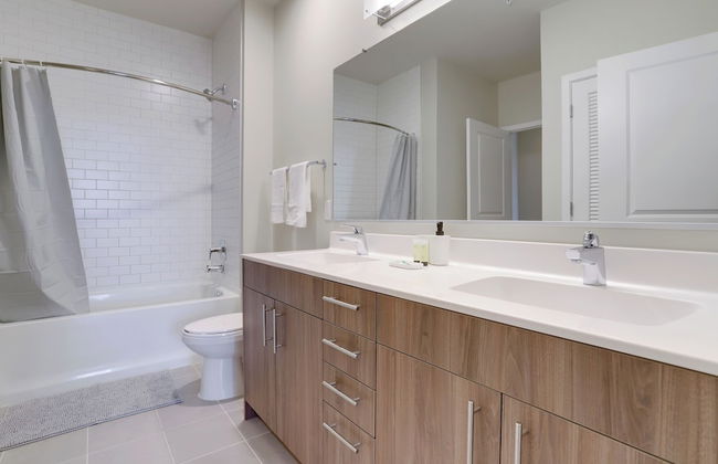 Apartment 15-Min Walk to Metro - Foto 22