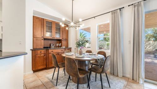 Luxury Vegas Escape,Pool, Playroom & Mtn Views - Foto 4