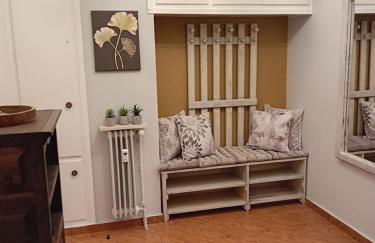 Joanna's heart of Athens one BR Charm Balcony view Walk to Tourist Spots - Foto 5