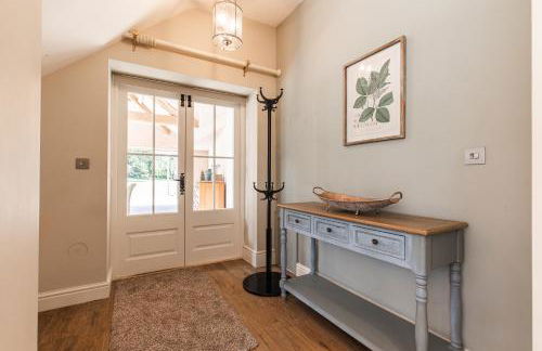 Stylish Coach House Retreat - Foto 3