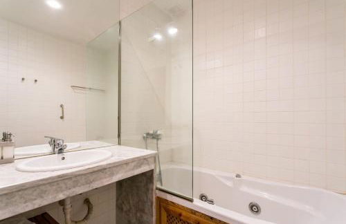 Antigua Panadería de Valdelarco, chimenea con horno 2 Hab 4 pers mas 2 max - Foto 18