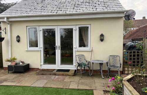 Bright, Stylish 1 KS Bed Bungalow with Private Garden - Foto 20