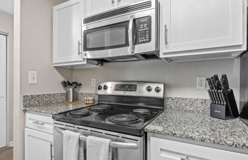 Courts & Pool - Sleeps 12 - Family Oasis - Photo 12