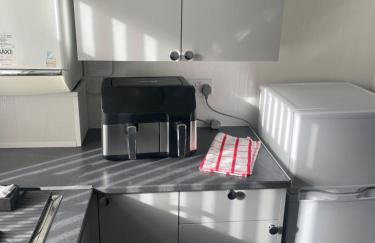 Modern and Homely Appartment! - Available as individual rooms or the Entire Property! - Foto 7