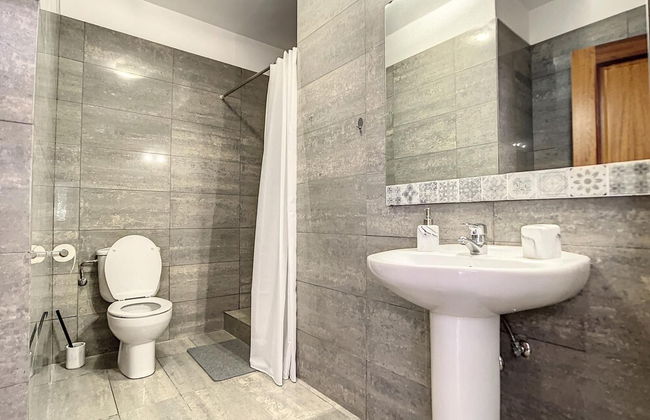 Apartamento Amarelo by Atlantic Holiday - Foto 12