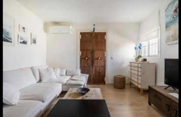 Apartment in monumental square Madrid Center - Photo 21