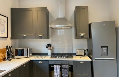 TAFFS MEAD HOUSE Central City Location, nr Stadium, Family Friendly! - Photo 10